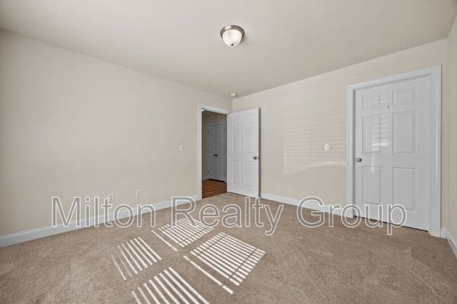 Building Photo - 22 River Stancil Dr