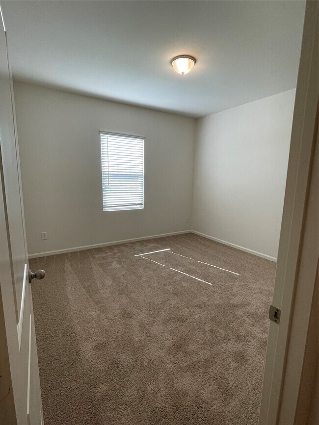 Building Photo - 10084 Pappas Dr