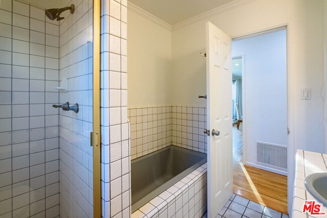 Building Photo - 16641 Gilmore St