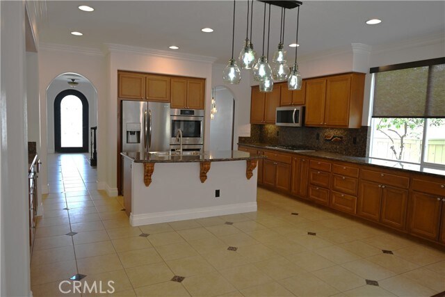 Building Photo - 32 Acanthus