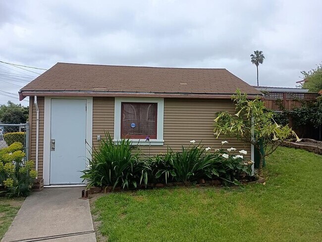 Building Photo - 3351 Morcom Ave