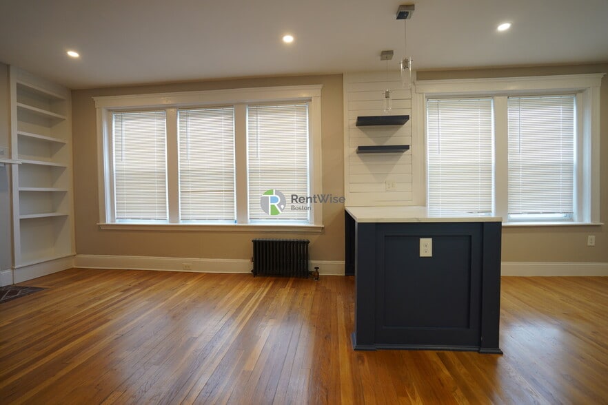 Building Photo - 19 Vinal St