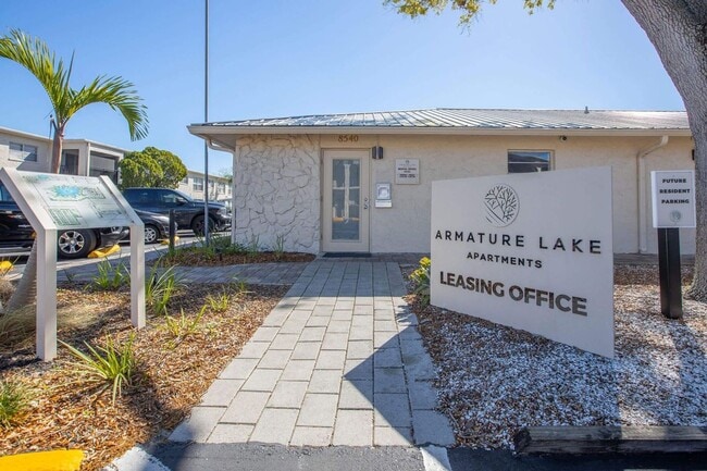Building Photo - Armature Lake- 1/1-CRH