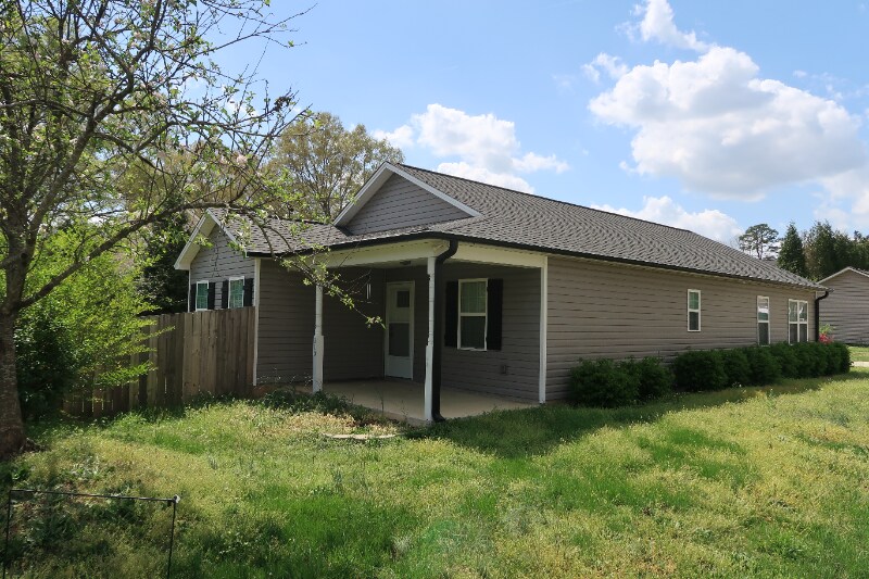 Building Photo - 210 Orch Pk Ln