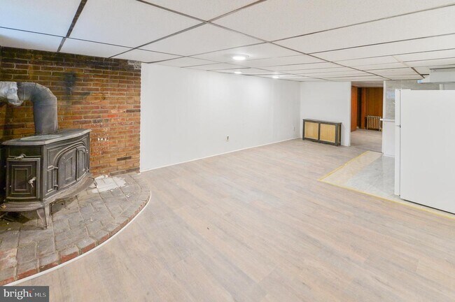 Building Photo - 217 S 47th St