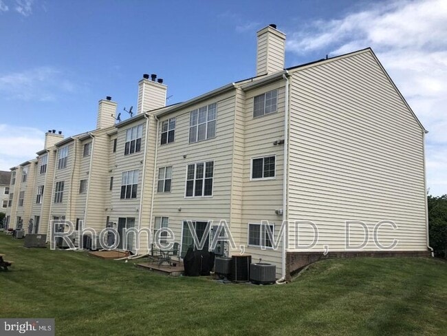 Building Photo - 1129 Huntmaster Terrace NE