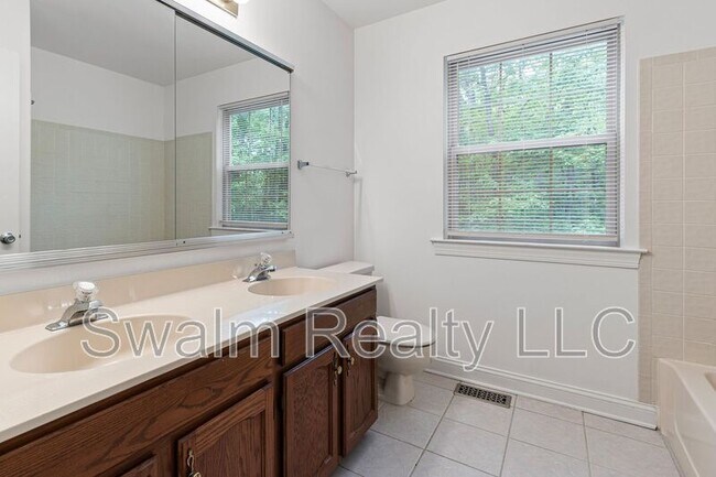 Building Photo - 240 Timber Knoll Dr