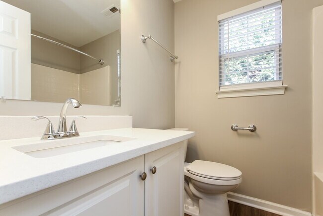 Building Photo - 505 Lisa Carol Dr