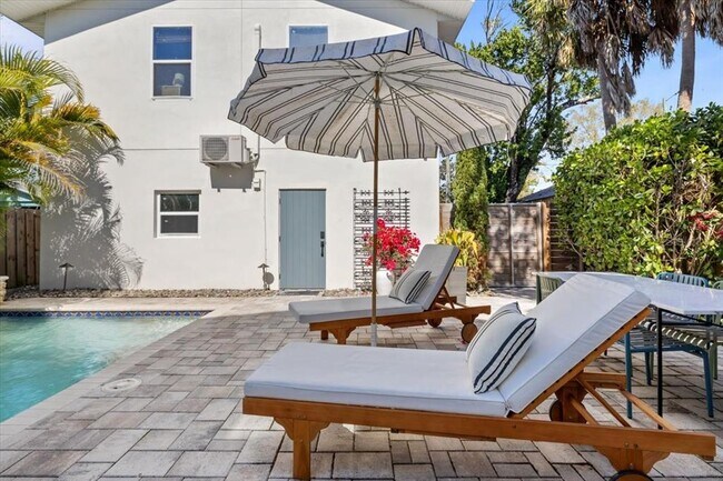 Building Photo - 2327 4th Ave N