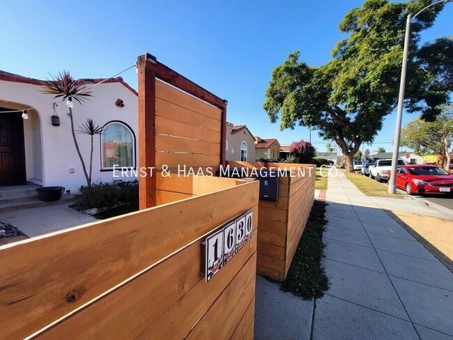 Building Photo - 1630A McKenzie St.-