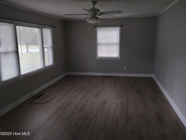 Building Photo - 2125 Dawson Cabin Rd