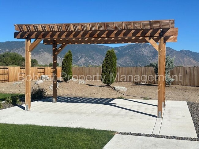 Building Photo - 1204 Spur Wy