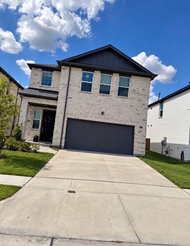 Building Photo - 521 Lana Dr