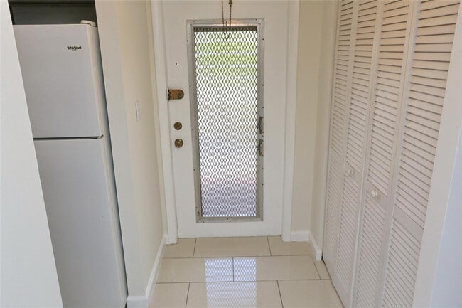 Building Photo - 8225 Sunrise Lakes Blvd