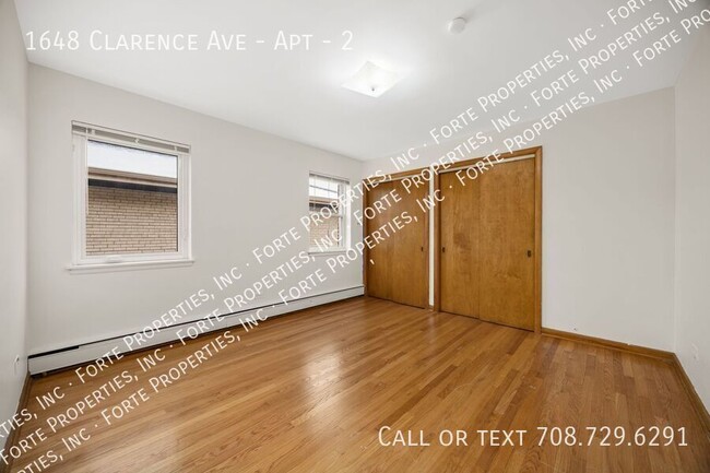 Building Photo - Massive 4-Bed, 2-Bath Apartment in Berwyn ...