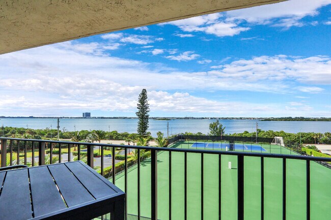 Building Photo - 5420 N Ocean Dr