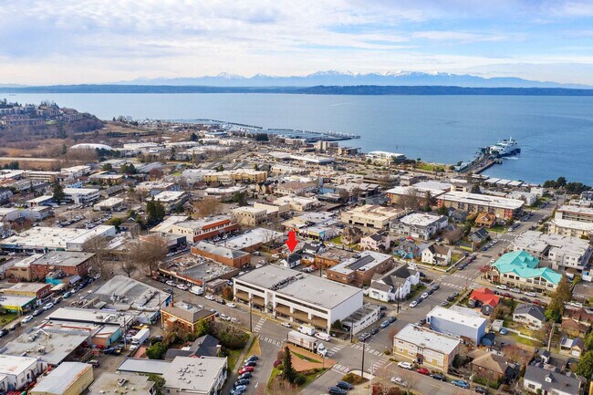 Building Photo - 120 4th Ave N