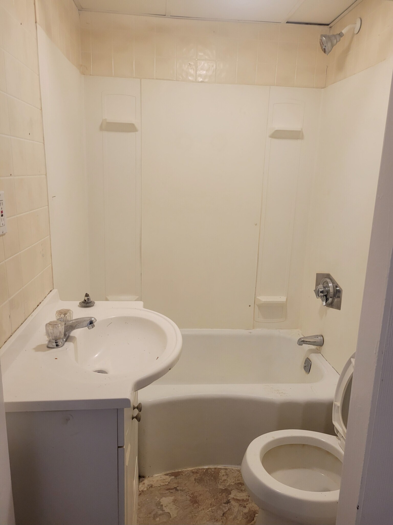 Building Photo - 293 Grove Ave