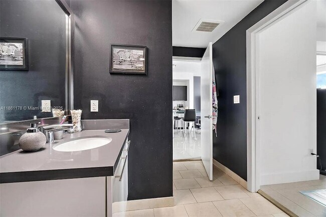 Building Photo - 90 SW 3rd St