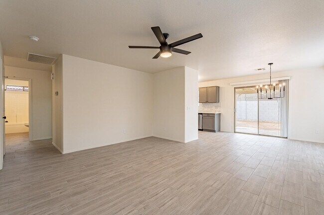Building Photo - 338 N 152nd Dr