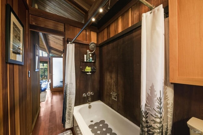 Building Photo - 22000 Timber Cove Rd