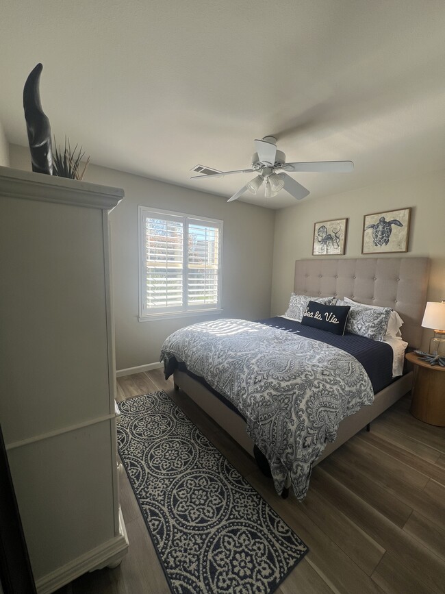 2nd Bedroom, queen size bed - 1452 Sudan Ct