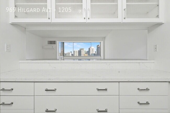 Building Photo - 969 Hilgard Ave