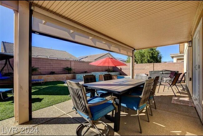 Building Photo - Entertainment Paradise: Fully Equipped Home with Heated Pool and Spa!