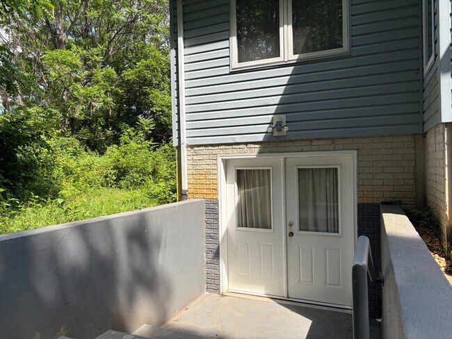 Building Photo - 7 Bailey Ln