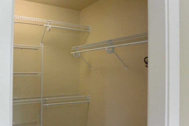 Building Photo - 1365 SE 194th Pl