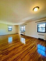 Building Photo - 15 College Pl