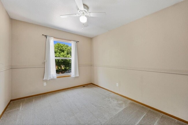 Building Photo - 2456 Mary Beth Ct