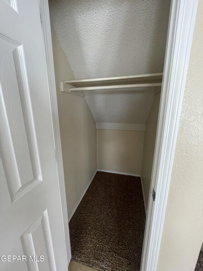 Building Photo - 13928 Pete La Rue Cir