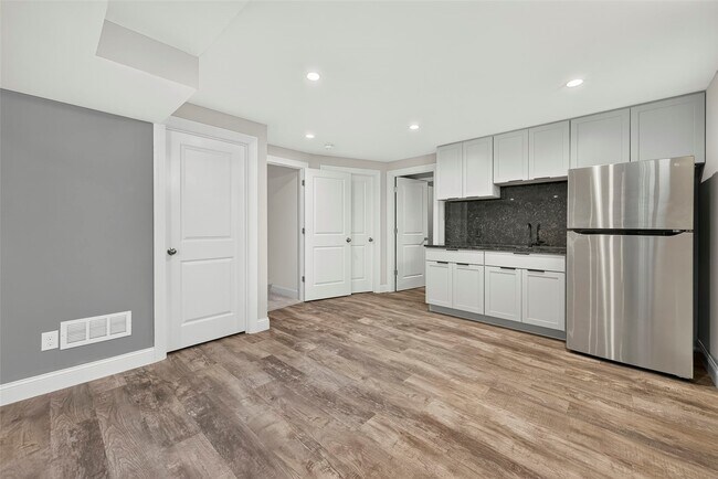 Building Photo - 15 Country Trail Ct