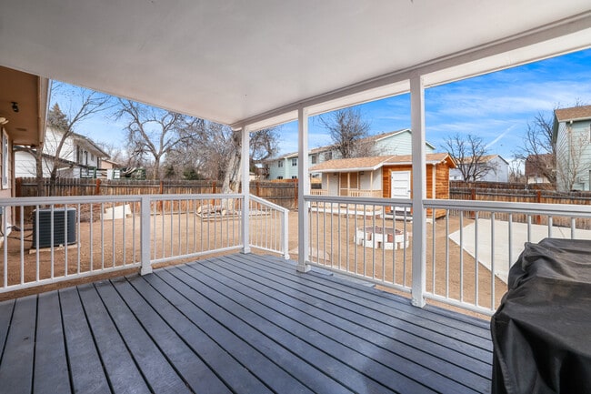 Building Photo - 2525 Nadine Dr