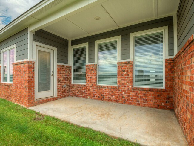 Building Photo - Beautiful New Construction Home in Edmond