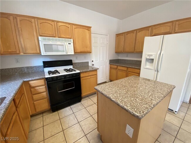 Building Photo - 1317 Woodmore Dr