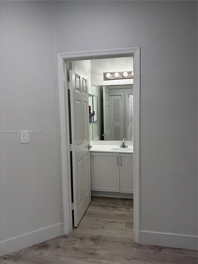 Building Photo - 10947 NW 79th St