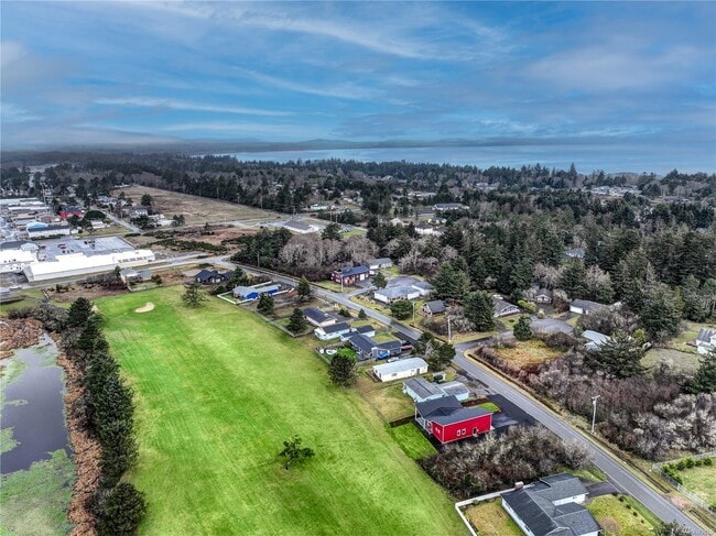 Building Photo - 514 Canal Dr NE