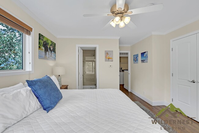 Building Photo - Winter Rental- HOT TUB, Quiet townhome with hot tub and two living areas