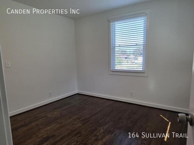 Building Photo - 164 Sullivan Trail