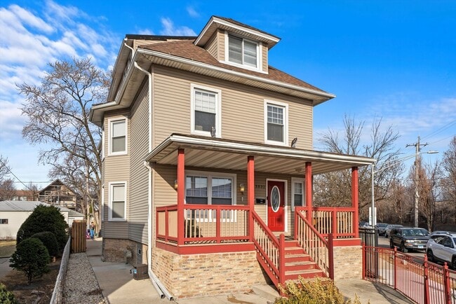 Building Photo - 3832 N Pulaski Rd