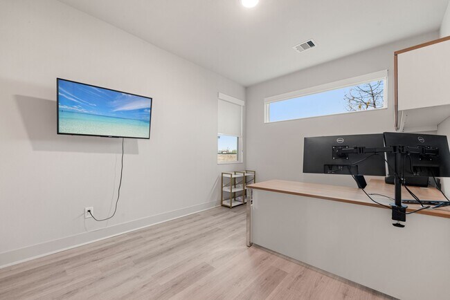 Building Photo - 5722 Rucio Ln