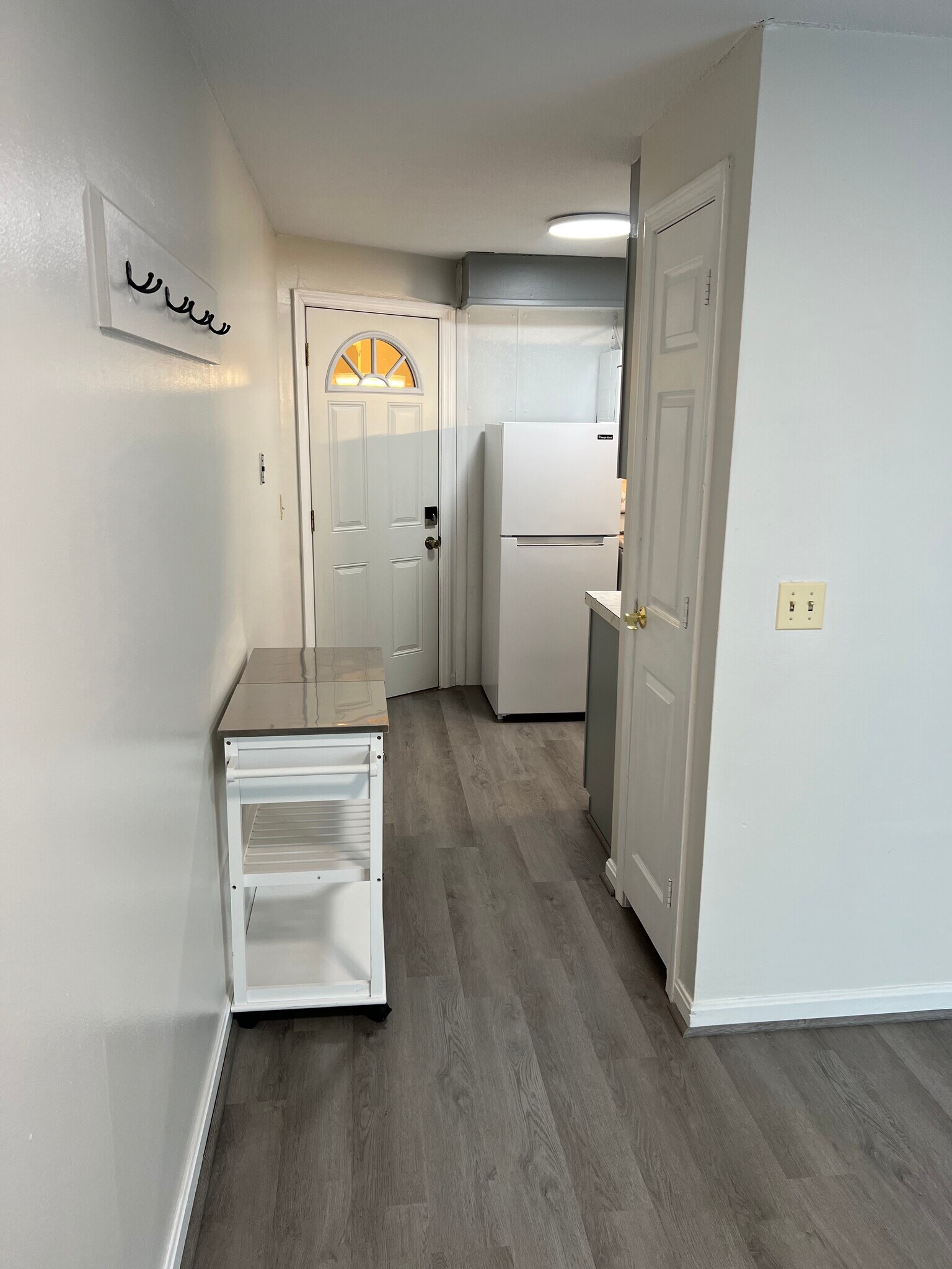 Building Photo - 934 N Main St