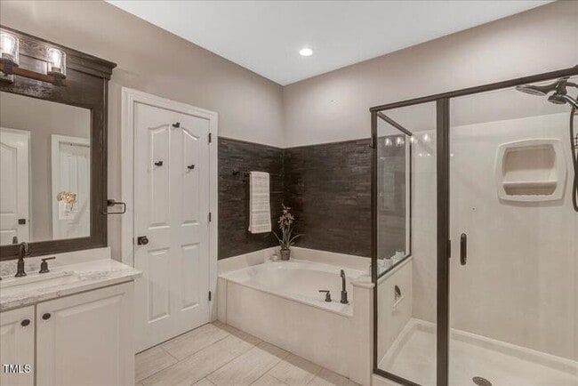 Building Photo - Build Equity While Leasing - Lease and Own...