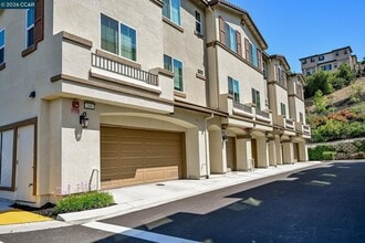 Building Photo - 296 Laurel Knoll Dr