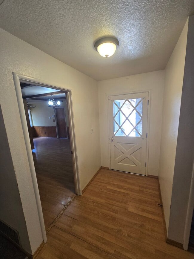 Building Photo - 1021 Orchid Ave