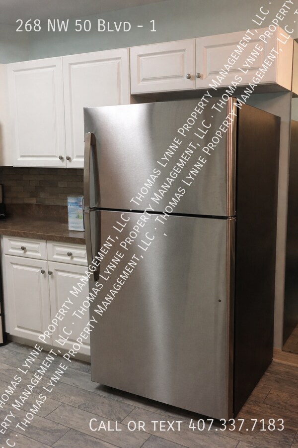 Building Photo - 268 NW 50th Blvd