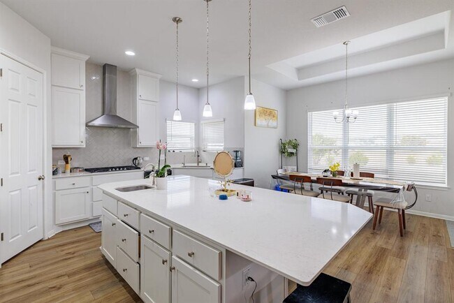 Building Photo - 1913 Equine Rd