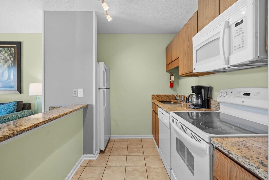 Building Photo - 203 Double Eagle Dr